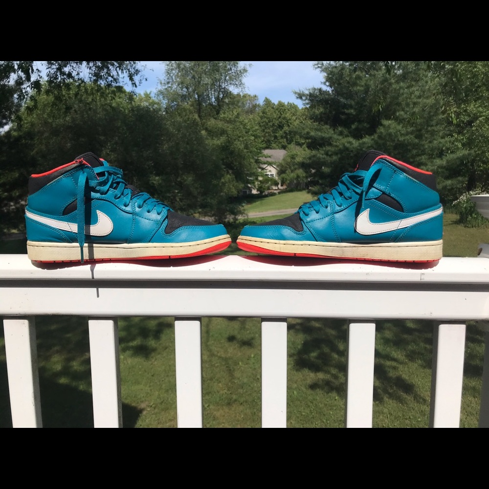 Jordan 1 mid ‘tropical teal’